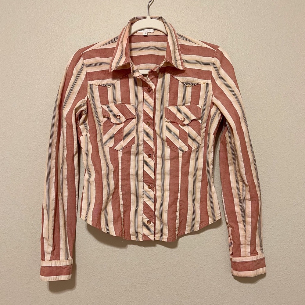 Vince Snap Button-Down Top w/ Western details ~ subtle curvy silhouette …